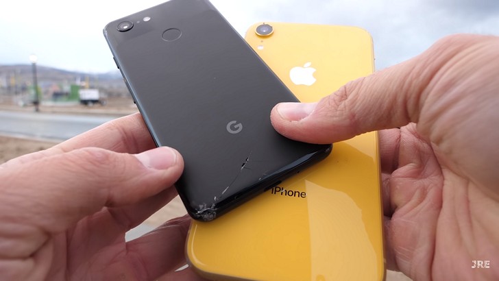 Apple iPhone XR против Google Pixel 3 в тесте на падения (Видео)